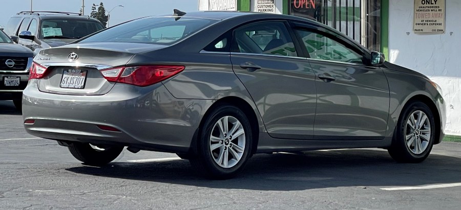 2013 Hyundai Sonata 4dr Sdn 2.4L Auto GLS PZEV, available for sale in Corona, California | Green Light Auto. Corona, California 2013 Hyundai Sonata 4dr Sdn 2.4L Auto GLS PZEV, available for sale in Corona, California | Green Light Auto. Corona, California
