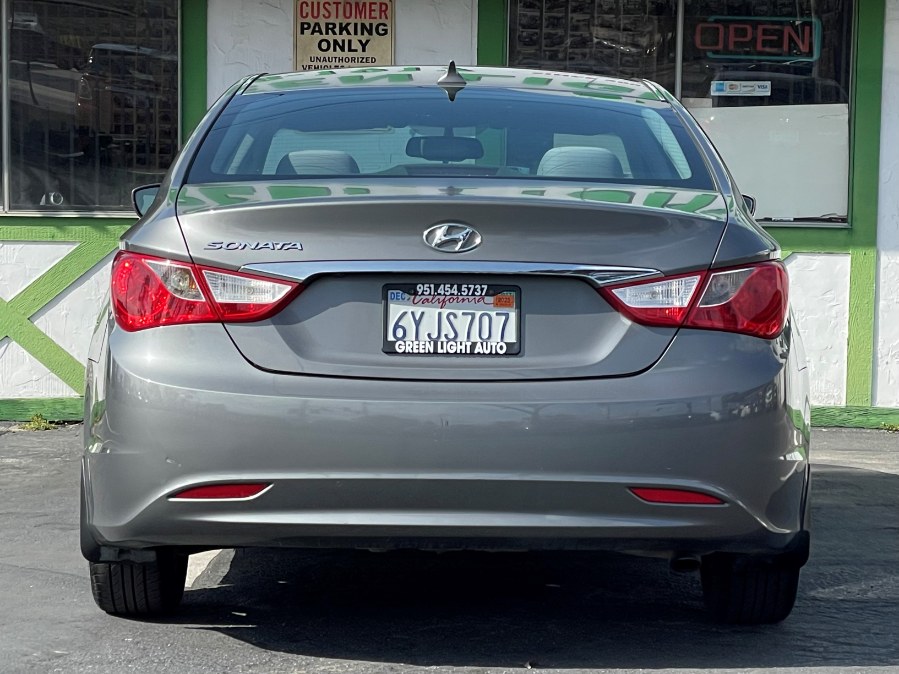 2013 Hyundai Sonata 4dr Sdn 2.4L Auto GLS PZEV, available for sale in Corona, California | Green Light Auto. Corona, California 2013 Hyundai Sonata 4dr Sdn 2.4L Auto GLS PZEV, available for sale in Corona, California | Green Light Auto. Corona, California