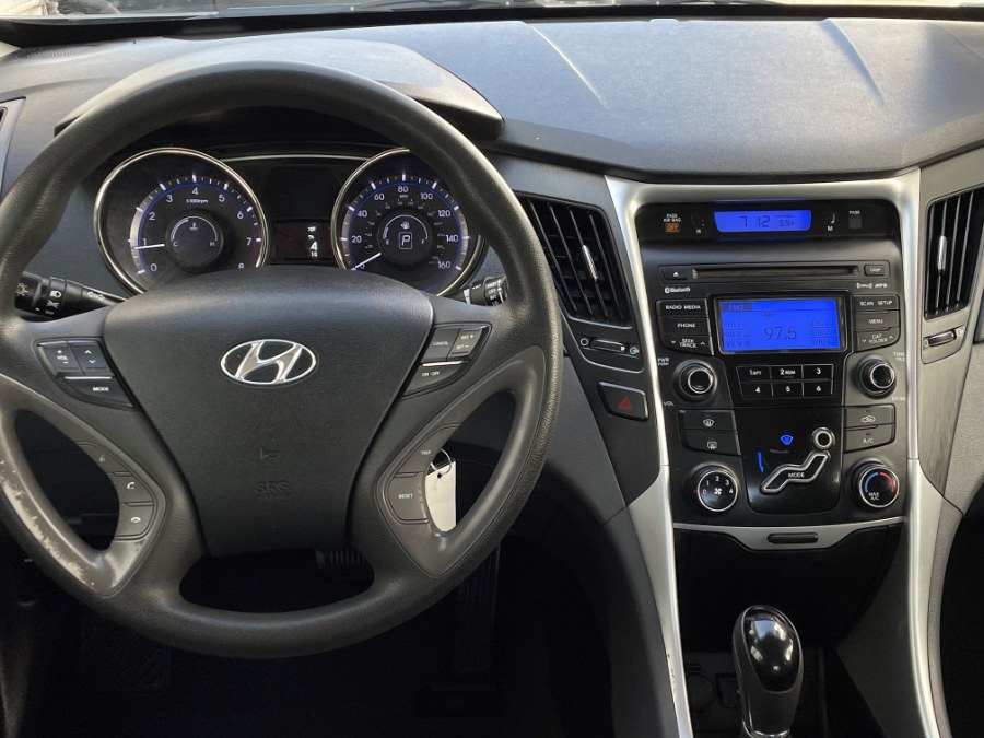 2013 Hyundai Sonata 4dr Sdn 2.4L Auto GLS PZEV, available for sale in Corona, California | Green Light Auto. Corona, California 2013 Hyundai Sonata 4dr Sdn 2.4L Auto GLS PZEV, available for sale in Corona, California | Green Light Auto. Corona, California