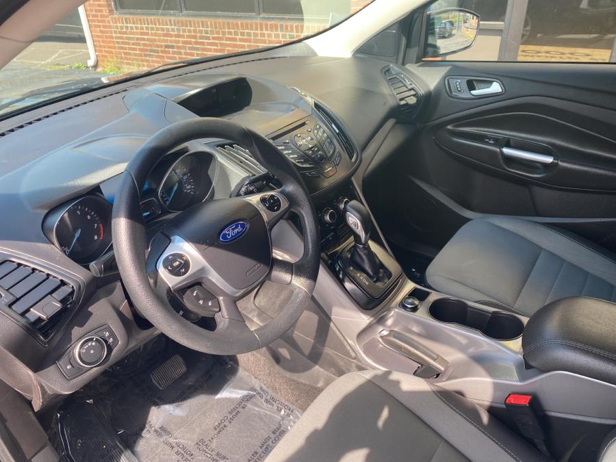 2016 Ford Escape 4WD 4dr SE, available for sale in Middletown, Connecticut | Newfield Auto Sales. Middletown, Connecticut 2016 Ford Escape 4WD 4dr SE, available for sale in Middletown, Connecticut | Newfield Auto Sales. Middletown, Connecticut
