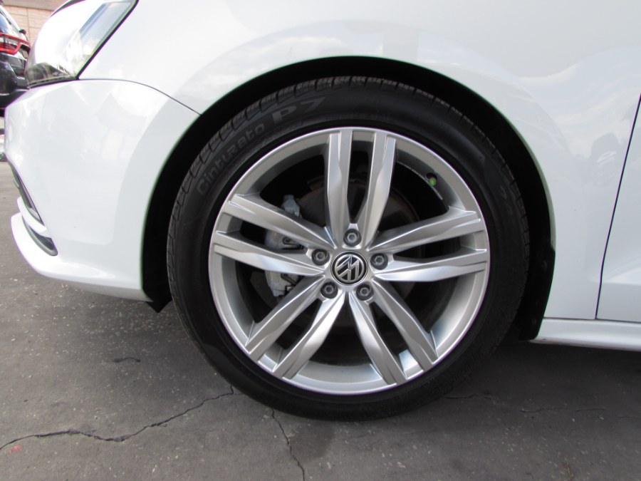 2016 Volkswagen Jetta Sedan 4dr Auto 1.8T Sport PZEV, available for sale in Orlando, Florida | VIP Auto Enterprise, Inc. Orlando, Florida 2016 Volkswagen Jetta Sedan 4dr Auto 1.8T Sport PZEV, available for sale in Orlando, Florida | VIP Auto Enterprise, Inc. Orlando, Florida