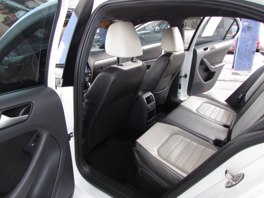 2016 Volkswagen Jetta Sedan 4dr Auto 1.8T Sport PZEV, available for sale in Orlando, Florida | VIP Auto Enterprise, Inc. Orlando, Florida 2016 Volkswagen Jetta Sedan 4dr Auto 1.8T Sport PZEV, available for sale in Orlando, Florida | VIP Auto Enterprise, Inc. Orlando, Florida