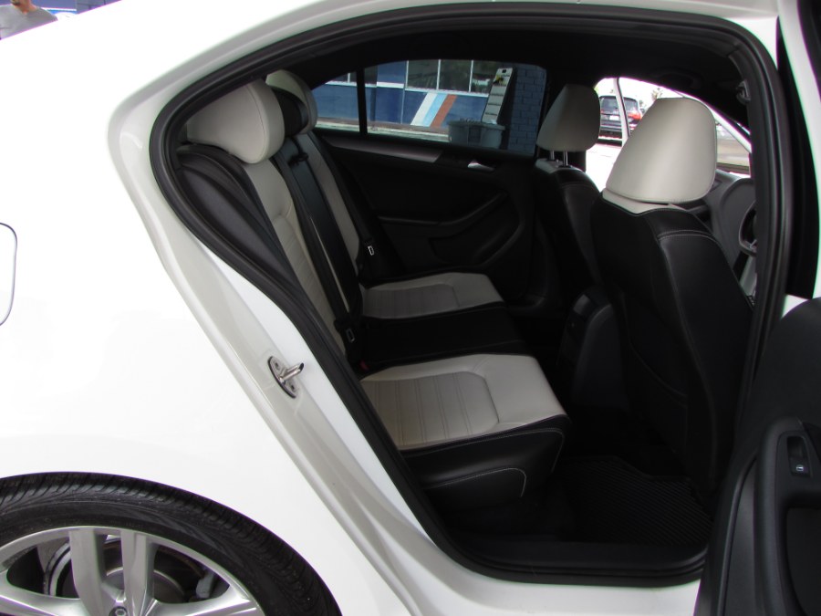 2016 Volkswagen Jetta Sedan 4dr Auto 1.8T Sport PZEV, available for sale in Orlando, Florida | VIP Auto Enterprise, Inc. Orlando, Florida 2016 Volkswagen Jetta Sedan 4dr Auto 1.8T Sport PZEV, available for sale in Orlando, Florida | VIP Auto Enterprise, Inc. Orlando, Florida