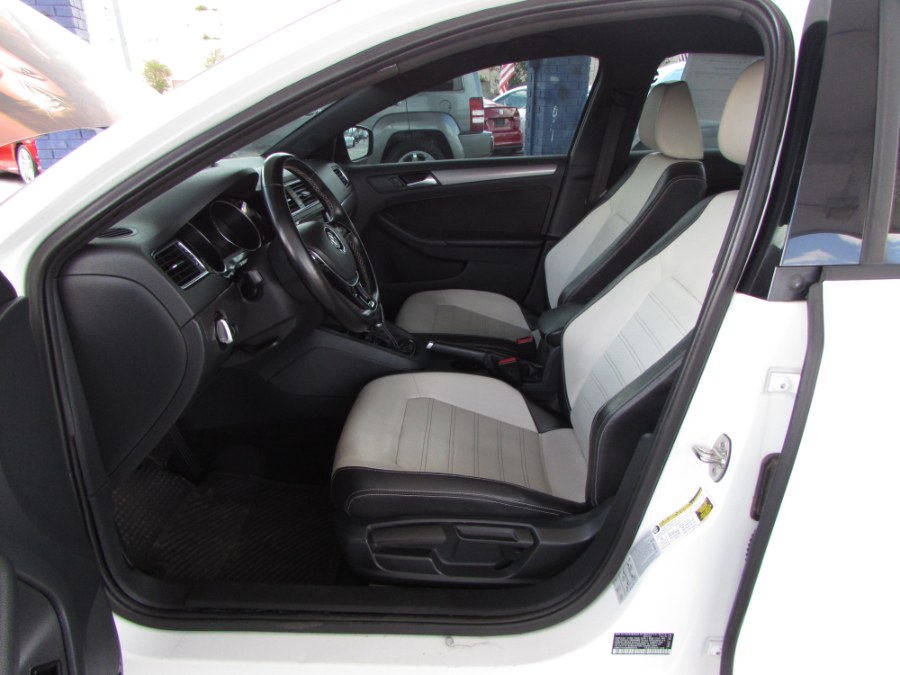 2016 Volkswagen Jetta Sedan 4dr Auto 1.8T Sport PZEV, available for sale in Orlando, Florida | VIP Auto Enterprise, Inc. Orlando, Florida 2016 Volkswagen Jetta Sedan 4dr Auto 1.8T Sport PZEV, available for sale in Orlando, Florida | VIP Auto Enterprise, Inc. Orlando, Florida