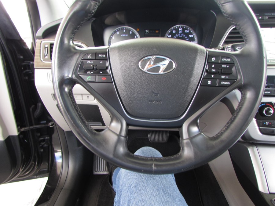 2016 Hyundai Sonata 4dr Sdn 2.4L Limited, available for sale in Orlando, Florida | VIP Auto Enterprise, Inc. Orlando, Florida 2016 Hyundai Sonata 4dr Sdn 2.4L Limited, available for sale in Orlando, Florida | VIP Auto Enterprise, Inc. Orlando, Florida