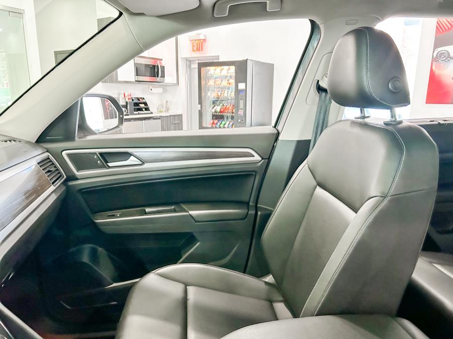 2019 Volkswagen Atlas 3.6L V6 SE w/Technology 4MOTION, available for sale in Franklin Square, New York | Luxury Motor Club. Franklin Square, New York 2019 Volkswagen Atlas 3.6L V6 SE w/Technology 4MOTION, available for sale in Franklin Square, New York | Luxury Motor Club. Franklin Square, New York