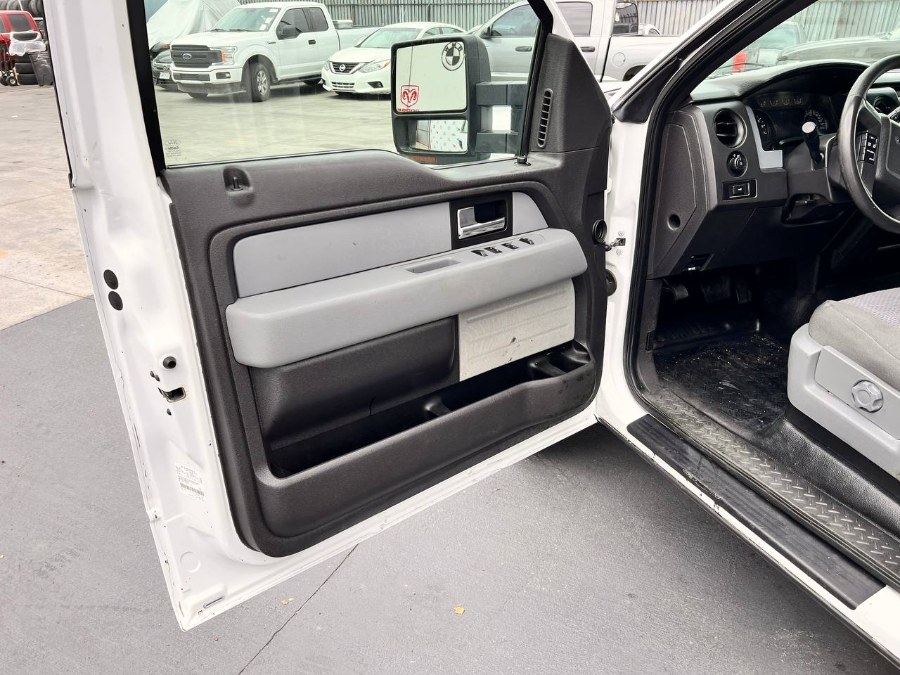 2014 Ford F-150 4WD SuperCab 145" XL, available for sale in Santa Ana, California | Auto Max Of Santa Ana. Santa Ana, California 2014 Ford F-150 4WD SuperCab 145" XL, available for sale in Santa Ana, California | Auto Max Of Santa Ana. Santa Ana, California