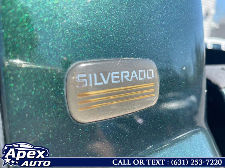 2004 Chevrolet Silverado 2500HD Reg Cab 133" WB 4WD, available for sale in Selden, New York | Apex Auto. Selden, New York 2004 Chevrolet Silverado 2500HD Reg Cab 133" WB 4WD, available for sale in Selden, New York | Apex Auto. Selden, New York