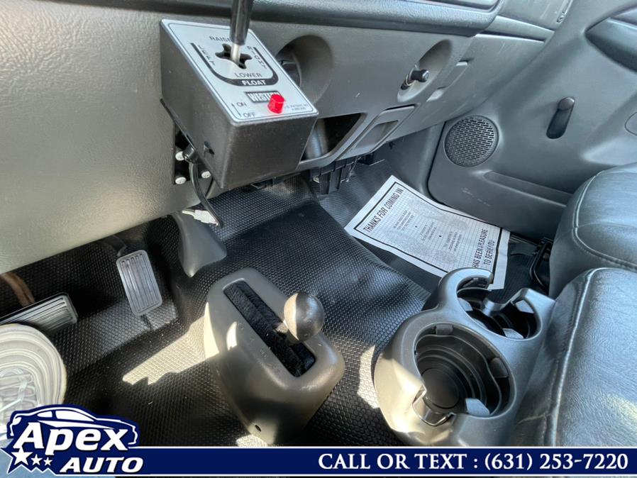 2004 Chevrolet Silverado 2500HD Reg Cab 133" WB 4WD, available for sale in Selden, New York | Apex Auto. Selden, New York 2004 Chevrolet Silverado 2500HD Reg Cab 133" WB 4WD, available for sale in Selden, New York | Apex Auto. Selden, New York