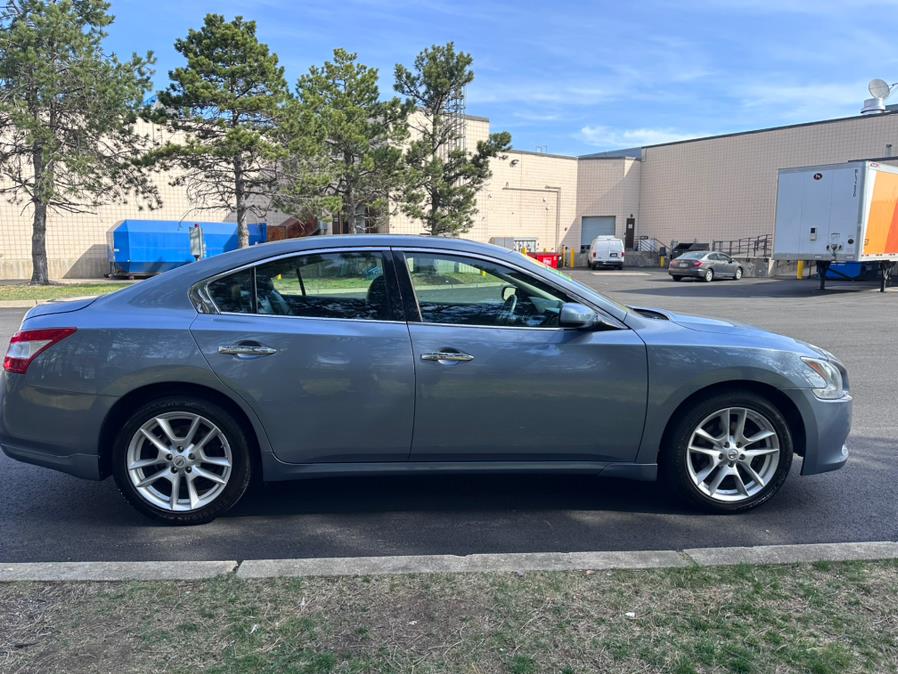 2010 Nissan Maxima 4dr Sdn V6 CVT 3.5 SV, available for sale in Revere, Massachusetts | Wonderland Auto. Revere, Massachusetts 2010 Nissan Maxima 4dr Sdn V6 CVT 3.5 SV, available for sale in Revere, Massachusetts | Wonderland Auto. Revere, Massachusetts