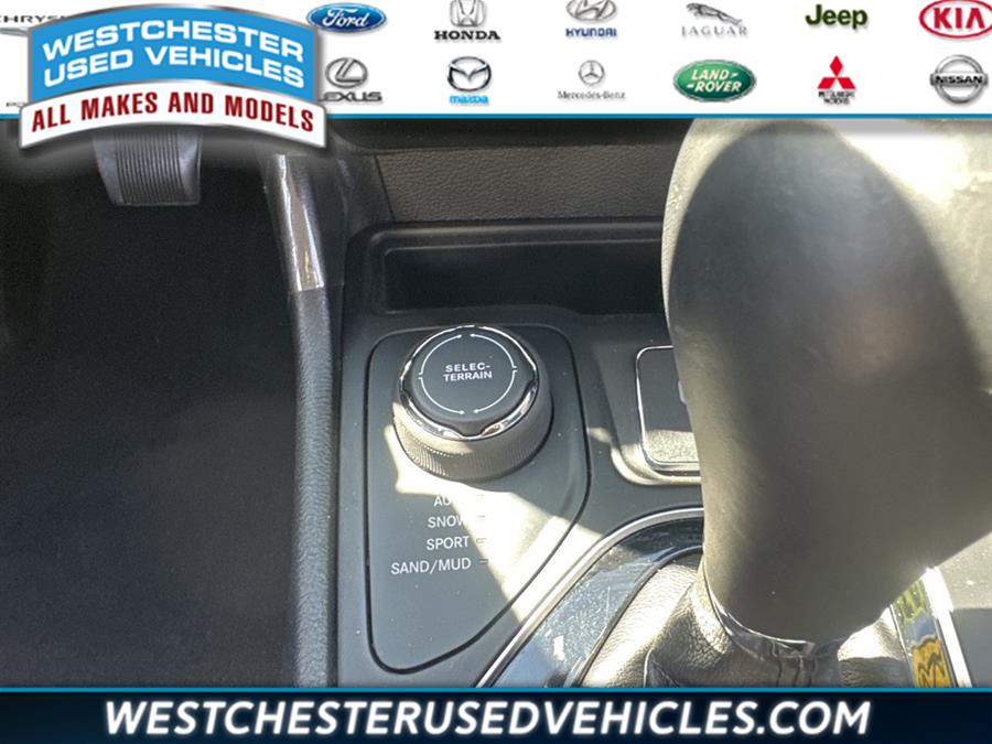 2019 Jeep Cherokee Limited, available for sale in White Plains, New York | Westchester Used Vehicles. White Plains, New York 2019 Jeep Cherokee Limited, available for sale in White Plains, New York | Westchester Used Vehicles. White Plains, New York