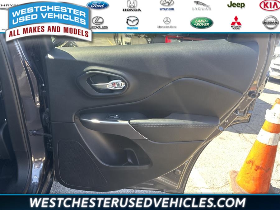 2019 Jeep Cherokee Limited, available for sale in White Plains, New York | Westchester Used Vehicles. White Plains, New York 2019 Jeep Cherokee Limited, available for sale in White Plains, New York | Westchester Used Vehicles. White Plains, New York
