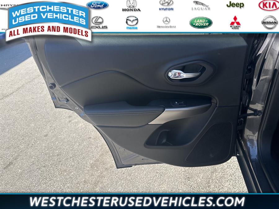 2019 Jeep Cherokee Limited, available for sale in White Plains, New York | Westchester Used Vehicles. White Plains, New York 2019 Jeep Cherokee Limited, available for sale in White Plains, New York | Westchester Used Vehicles. White Plains, New York