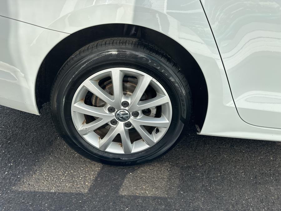 2014 VOLKSWAGEN JETTA SEDAN SE 4dr Auto SE PZEV, available for sale in Milford, Connecticut | Superior Motors LLC. Milford, Connecticut 2014 VOLKSWAGEN JETTA SEDAN SE 4dr Auto SE PZEV, available for sale in Milford, Connecticut | Superior Motors LLC. Milford, Connecticut