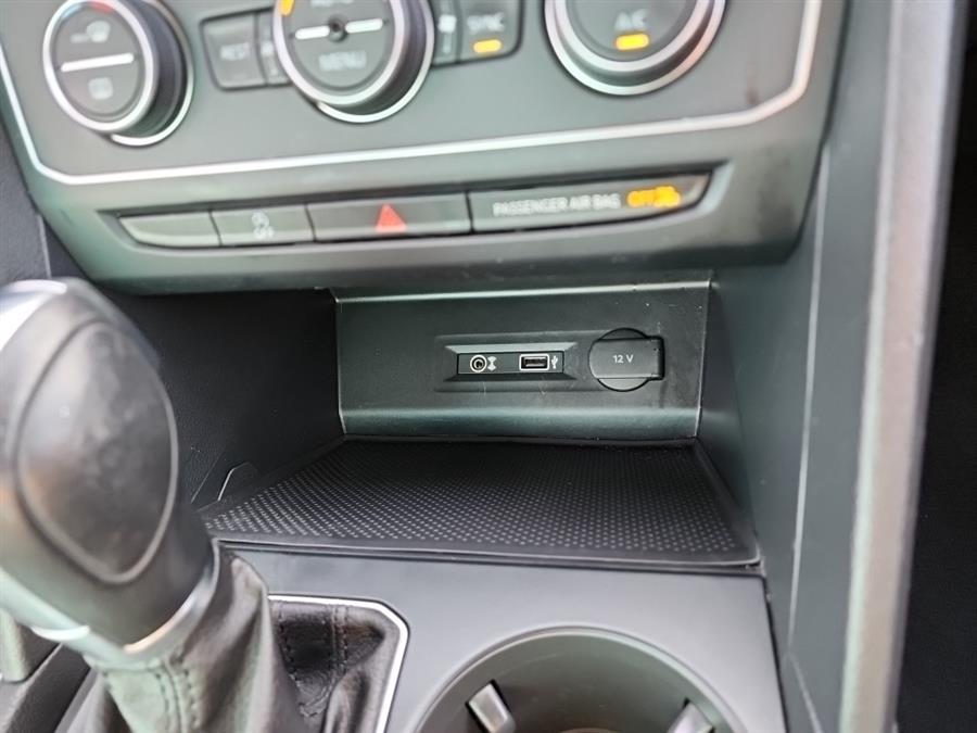 2019 Volkswagen Atlas 3.6L V6 SE w/Technology 4MOTION, available for sale in Islip, New York | L.I. Auto Gallery. Islip, New York 2019 Volkswagen Atlas 3.6L V6 SE w/Technology 4MOTION, available for sale in Islip, New York | L.I. Auto Gallery. Islip, New York