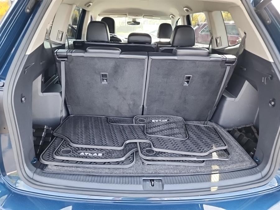 2019 Volkswagen Atlas 3.6L V6 SE w/Technology 4MOTION, available for sale in Islip, New York | L.I. Auto Gallery. Islip, New York 2019 Volkswagen Atlas 3.6L V6 SE w/Technology 4MOTION, available for sale in Islip, New York | L.I. Auto Gallery. Islip, New York