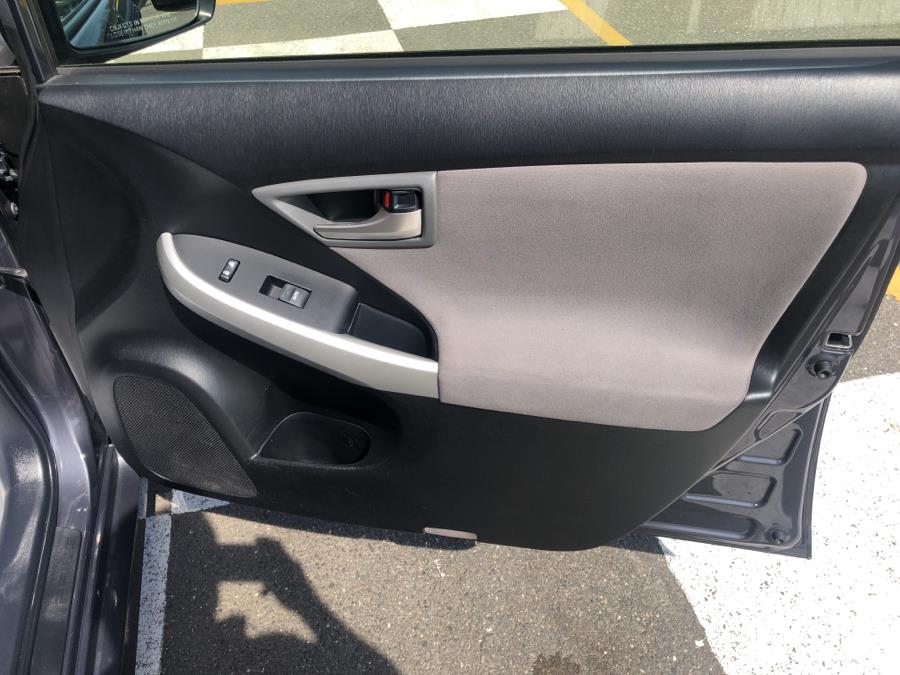 2013 Toyota Prius Plug-In 5dr HB, available for sale in Waterbury, Connecticut | National Auto Brokers, Inc.. Waterbury, Connecticut 2013 Toyota Prius Plug-In 5dr HB, available for sale in Waterbury, Connecticut | National Auto Brokers, Inc.. Waterbury, Connecticut