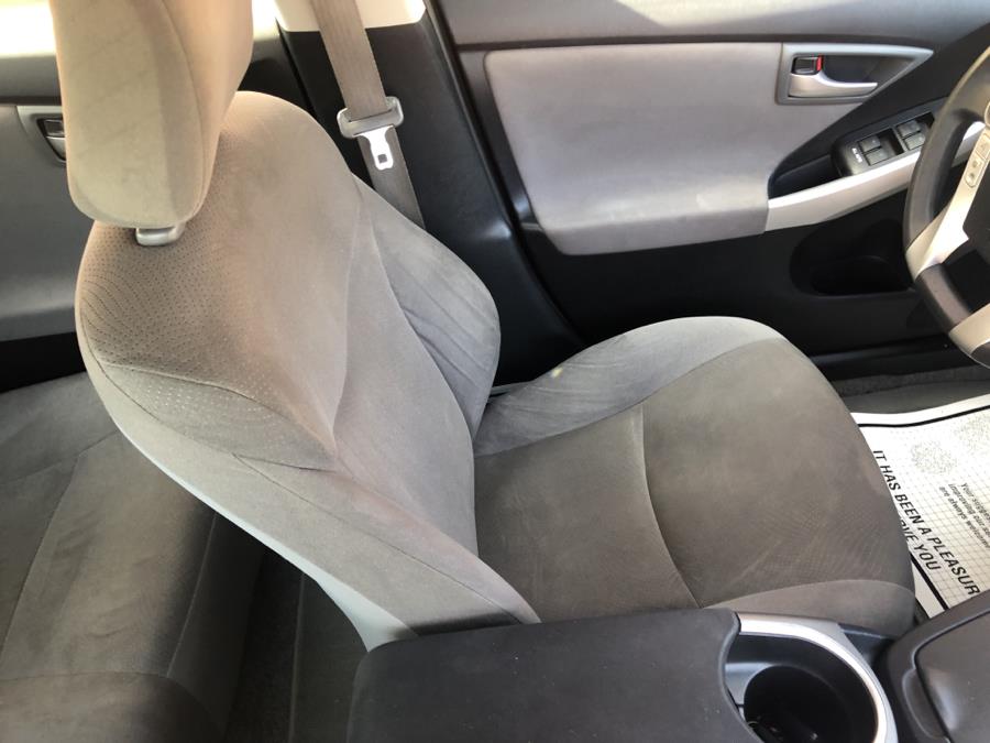 2013 Toyota Prius Plug-In 5dr HB, available for sale in Waterbury, Connecticut | National Auto Brokers, Inc.. Waterbury, Connecticut 2013 Toyota Prius Plug-In 5dr HB, available for sale in Waterbury, Connecticut | National Auto Brokers, Inc.. Waterbury, Connecticut