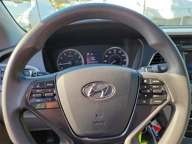 2015 Hyundai Sonata SE, available for sale in Stratford, Connecticut | Wiz Leasing Inc. Stratford, Connecticut 2015 Hyundai Sonata SE, available for sale in Stratford, Connecticut | Wiz Leasing Inc. Stratford, Connecticut