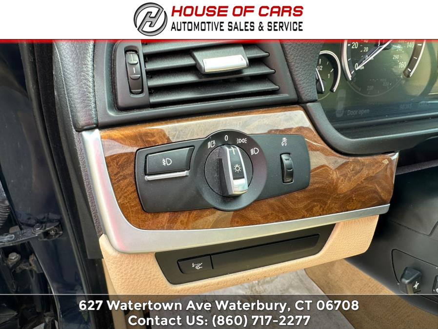 2013 BMW 5 Series 4dr Sdn 528i xDrive AWD, available for sale in Waterbury, Connecticut | House of Cars LLC. Waterbury, Connecticut
