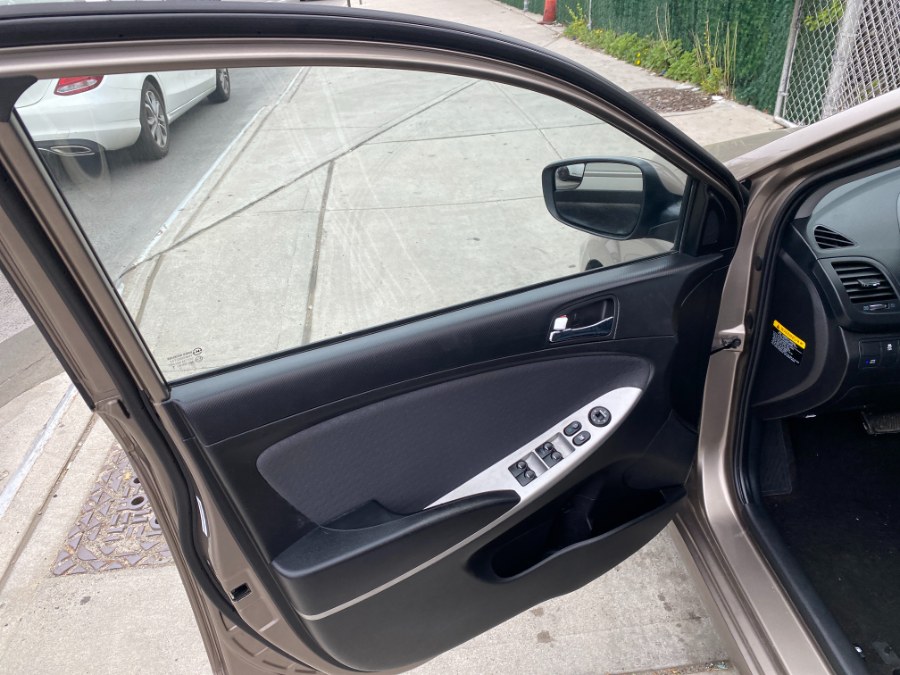 2014 Hyundai Accent 5dr HB Auto SE, available for sale in Middle Village, New York | Middle Village Motors . Middle Village, New York 2014 Hyundai Accent 5dr HB Auto SE, available for sale in Middle Village, New York | Middle Village Motors . Middle Village, New York