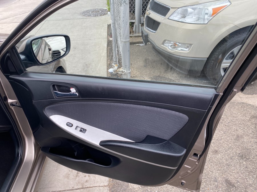 2014 Hyundai Accent 5dr HB Auto SE, available for sale in Middle Village, New York | Middle Village Motors . Middle Village, New York 2014 Hyundai Accent 5dr HB Auto SE, available for sale in Middle Village, New York | Middle Village Motors . Middle Village, New York