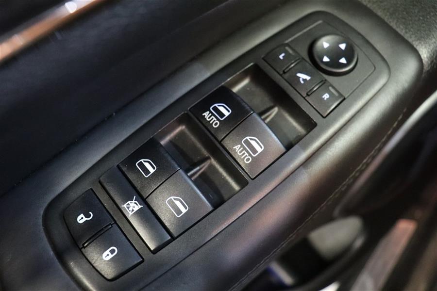 2019 Jeep Grand Cherokee OVERLAND, available for sale in Paterson, New Jersey | Fast Track Motors. Paterson, New Jersey 2019 Jeep Grand Cherokee OVERLAND, available for sale in Paterson, New Jersey | Fast Track Motors. Paterson, New Jersey