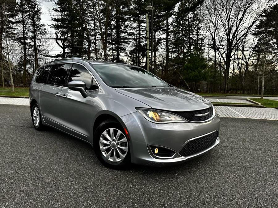 Used 2018 Chrysler Pacifica in Irvington, New Jersey | Chancellor Auto Grp Intl Co. Irvington, New Jersey
