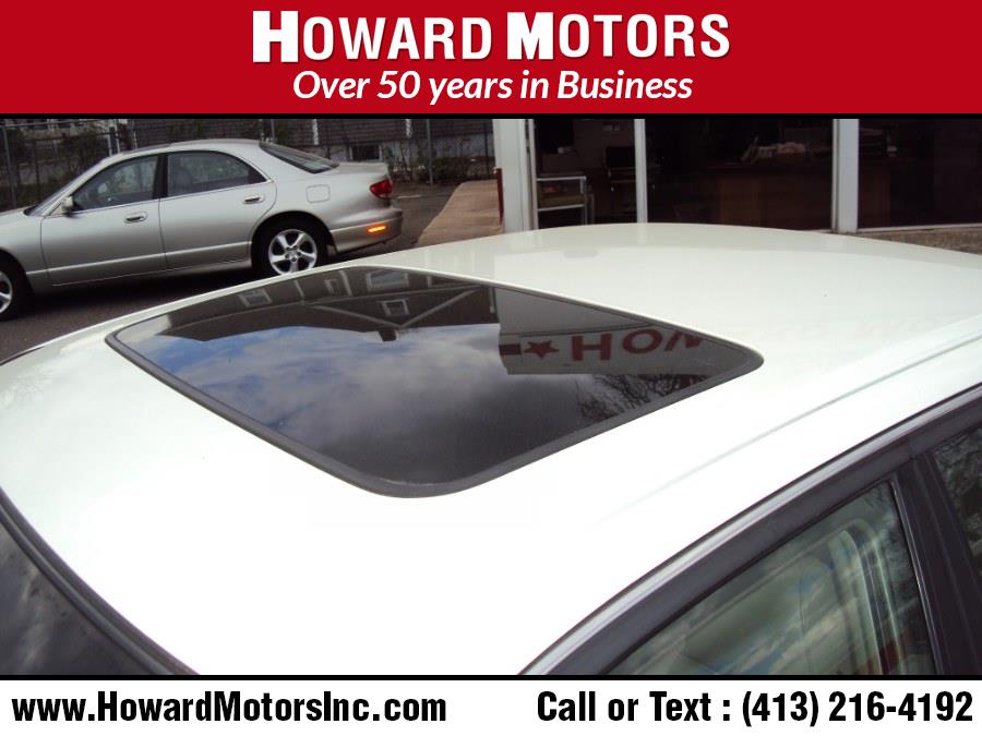 1998 Acura RL 4dr Sdn Base, available for sale in Springfield, Massachusetts | Howard Motors. Springfield, Massachusetts 1998 Acura RL 4dr Sdn Base, available for sale in Springfield, Massachusetts | Howard Motors. Springfield, Massachusetts