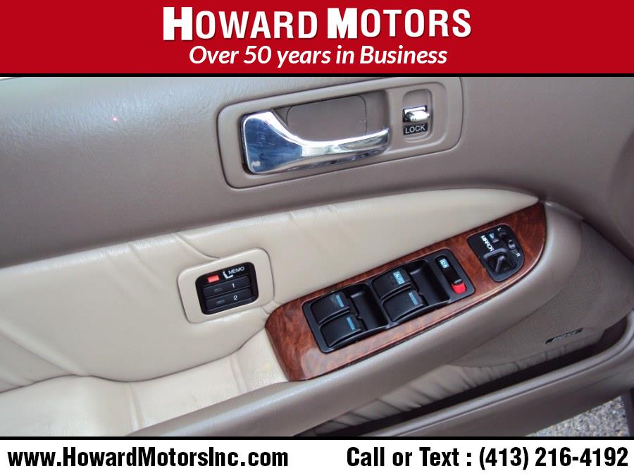 1998 Acura RL 4dr Sdn Base, available for sale in Springfield, Massachusetts | Howard Motors. Springfield, Massachusetts 1998 Acura RL 4dr Sdn Base, available for sale in Springfield, Massachusetts | Howard Motors. Springfield, Massachusetts