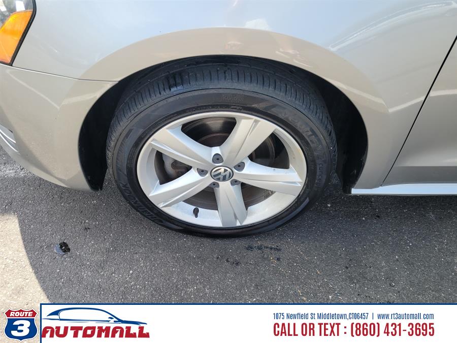2013 Volkswagen Passat 4dr Sdn 2.0L DSG TDI SE w/Sunroof, available for sale in Middletown, Connecticut | RT 3 AUTO MALL LLC. Middletown, Connecticut 2013 Volkswagen Passat 4dr Sdn 2.0L DSG TDI SE w/Sunroof, available for sale in Middletown, Connecticut | RT 3 AUTO MALL LLC. Middletown, Connecticut