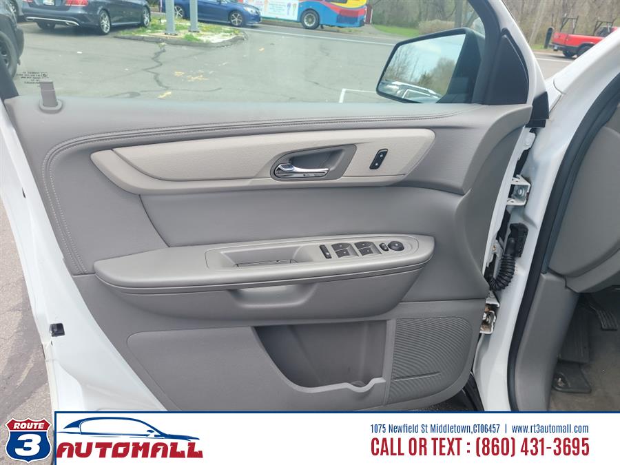 2016 Chevrolet Traverse AWD 4dr LS, available for sale in Middletown, Connecticut | RT 3 AUTO MALL LLC. Middletown, Connecticut 2016 Chevrolet Traverse AWD 4dr LS, available for sale in Middletown, Connecticut | RT 3 AUTO MALL LLC. Middletown, Connecticut