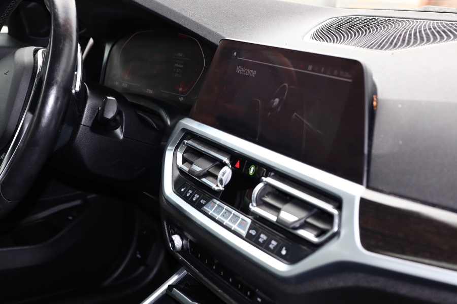 2019 BMW 3 Series 330i xDrive Sedan North America, available for sale in Jamaica, New York | Hillside Auto Mall Inc.. Jamaica, New York 2019 BMW 3 Series 330i xDrive Sedan North America, available for sale in Jamaica, New York | Hillside Auto Mall Inc.. Jamaica, New York