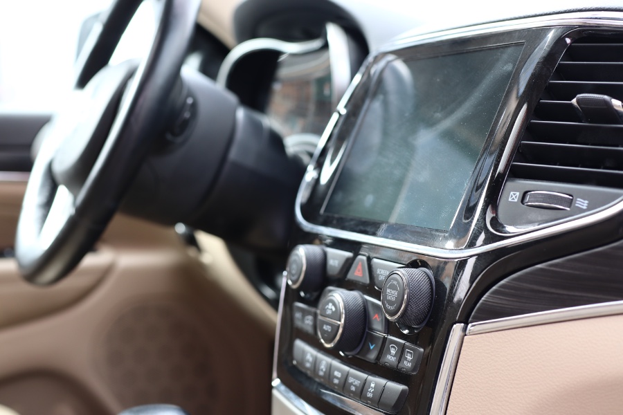 2021 Jeep Grand Cherokee Limited 4x2, available for sale in Jamaica, New York | Hillside Auto Mall Inc.. Jamaica, New York 2021 Jeep Grand Cherokee Limited 4x2, available for sale in Jamaica, New York | Hillside Auto Mall Inc.. Jamaica, New York