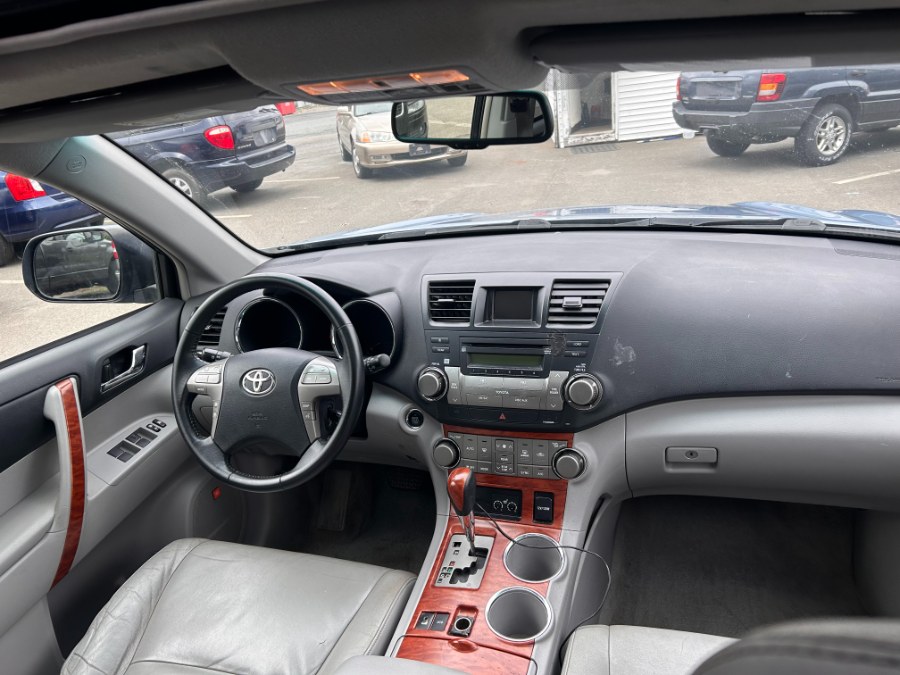 2009 Toyota Highlander 4WD 4dr V6 Limited (Natl), available for sale in South Hadley, Massachusetts | Payless Auto Sale. South Hadley, Massachusetts 2009 Toyota Highlander 4WD 4dr V6 Limited (Natl), available for sale in South Hadley, Massachusetts | Payless Auto Sale. South Hadley, Massachusetts