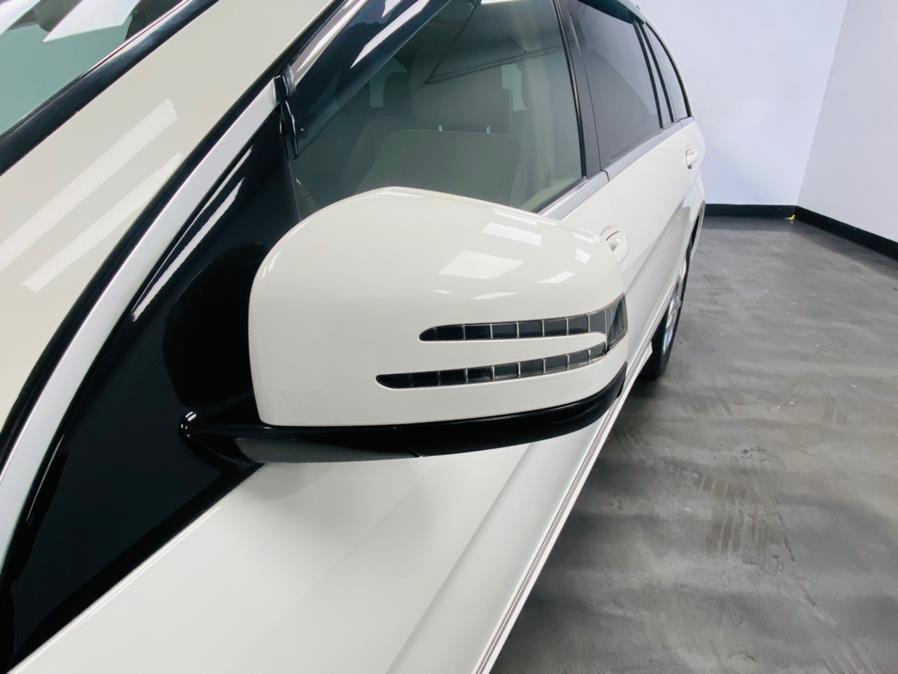 2012 Mercedes-Benz R-Class 4MATIC 4dr R350 BlueTEC, available for sale in Linden, New Jersey | East Coast Auto Group. Linden, New Jersey 2012 Mercedes-Benz R-Class 4MATIC 4dr R350 BlueTEC, available for sale in Linden, New Jersey | East Coast Auto Group. Linden, New Jersey
