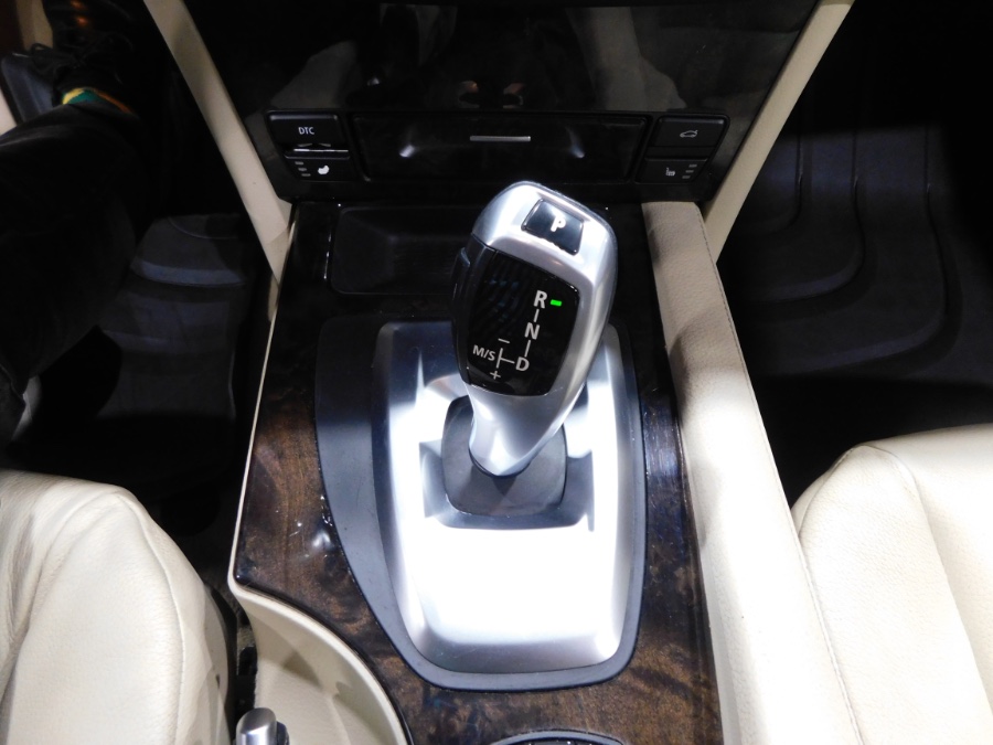 2009 BMW 5 Series 4dr Sdn 528i xDrive AWD, available for sale in Lodi, New Jersey | Auto Gallery. Lodi, New Jersey 2009 BMW 5 Series 4dr Sdn 528i xDrive AWD, available for sale in Lodi, New Jersey | Auto Gallery. Lodi, New Jersey