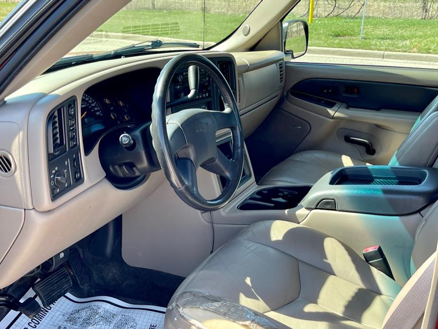2003 Chevrolet Avalanche 1500 5dr Crew Cab 130" WB 4WD, available for sale in Darien, Wisconsin | Geneva Motor Cars. Darien, Wisconsin 2003 Chevrolet Avalanche 1500 5dr Crew Cab 130" WB 4WD, available for sale in Darien, Wisconsin | Geneva Motor Cars. Darien, Wisconsin