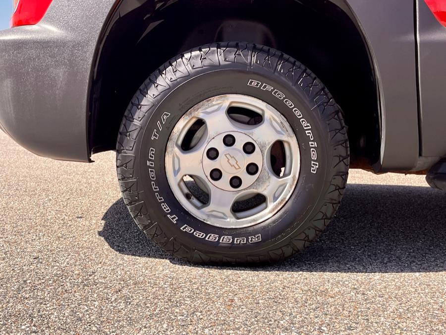 2003 Chevrolet Avalanche 1500 5dr Crew Cab 130" WB 4WD, available for sale in Darien, Wisconsin | Geneva Motor Cars. Darien, Wisconsin 2003 Chevrolet Avalanche 1500 5dr Crew Cab 130" WB 4WD, available for sale in Darien, Wisconsin | Geneva Motor Cars. Darien, Wisconsin