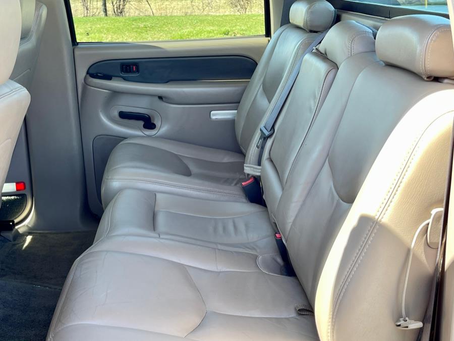 2003 Chevrolet Avalanche 1500 5dr Crew Cab 130" WB 4WD, available for sale in Darien, Wisconsin | Geneva Motor Cars. Darien, Wisconsin 2003 Chevrolet Avalanche 1500 5dr Crew Cab 130" WB 4WD, available for sale in Darien, Wisconsin | Geneva Motor Cars. Darien, Wisconsin