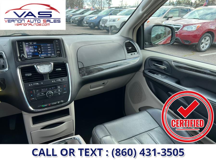 2016 Chrysler Town & Country 4dr Wgn Touring, available for sale in Manchester, Connecticut | Vernon Auto Sale & Service. Manchester, Connecticut 2016 Chrysler Town & Country 4dr Wgn Touring, available for sale in Manchester, Connecticut | Vernon Auto Sale & Service. Manchester, Connecticut