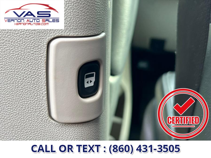 2016 Chrysler Town & Country 4dr Wgn Touring, available for sale in Manchester, Connecticut | Vernon Auto Sale & Service. Manchester, Connecticut 2016 Chrysler Town & Country 4dr Wgn Touring, available for sale in Manchester, Connecticut | Vernon Auto Sale & Service. Manchester, Connecticut