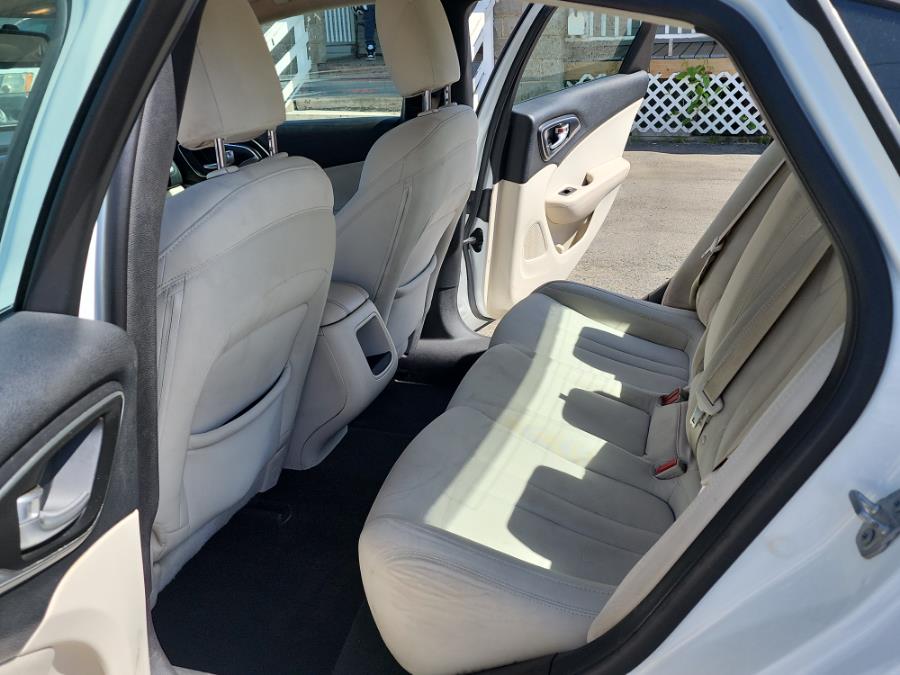 2015 Chrysler 200 4dr Sdn Limited FWD, available for sale in Temple Hills, Maryland | Temple Hills Used Car. Temple Hills, Maryland 2015 Chrysler 200 4dr Sdn Limited FWD, available for sale in Temple Hills, Maryland | Temple Hills Used Car. Temple Hills, Maryland