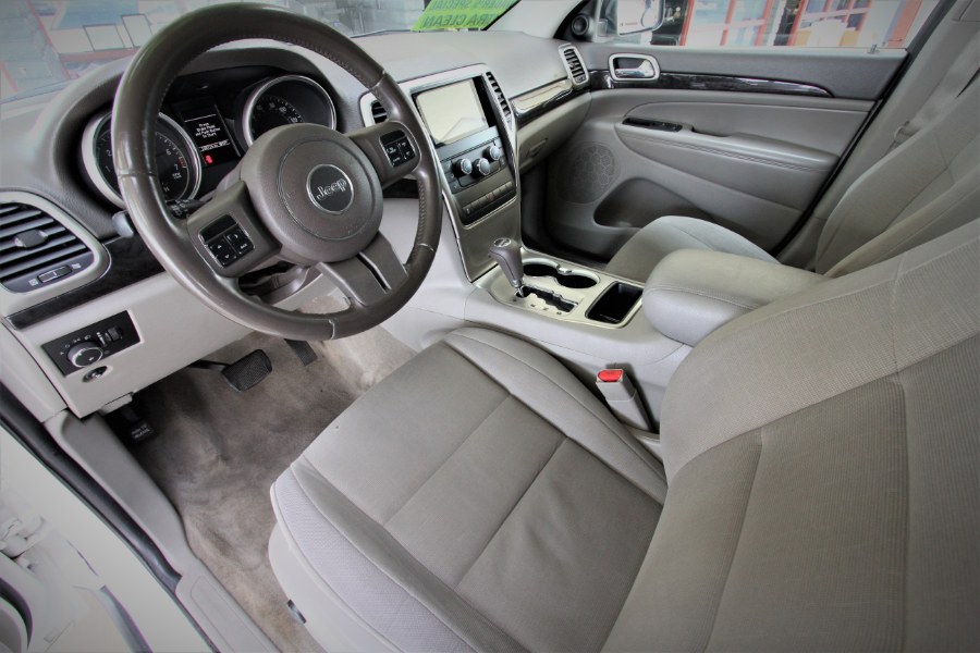 2011 Jeep Grand Cherokee 4WD 4dr Laredo, available for sale in Garden Grove, California | 1 Stop Auto Mart Inc.. Garden Grove, California 2011 Jeep Grand Cherokee 4WD 4dr Laredo, available for sale in Garden Grove, California | 1 Stop Auto Mart Inc.. Garden Grove, California