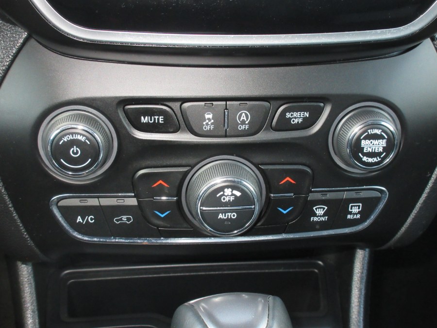 2020 Jeep Cherokee Limited 4x4, available for sale in Linden, New Jersey | Route 27 Auto Mall. Linden, New Jersey 2020 Jeep Cherokee Limited 4x4, available for sale in Linden, New Jersey | Route 27 Auto Mall. Linden, New Jersey