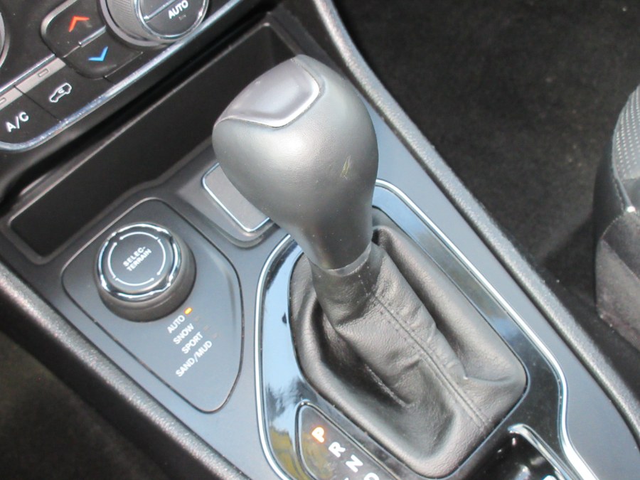 2020 Jeep Cherokee Limited 4x4, available for sale in Linden, New Jersey | Route 27 Auto Mall. Linden, New Jersey 2020 Jeep Cherokee Limited 4x4, available for sale in Linden, New Jersey | Route 27 Auto Mall. Linden, New Jersey
