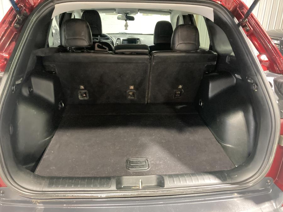 2019 Jeep Cherokee Latitude Plus 4x4, available for sale in Pittsfield, Maine | Maine Central Motors. Pittsfield, Maine 2019 Jeep Cherokee Latitude Plus 4x4, available for sale in Pittsfield, Maine | Maine Central Motors. Pittsfield, Maine