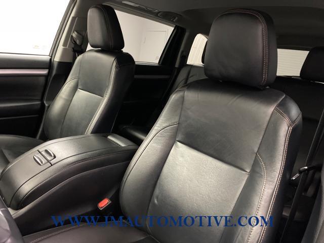 2019 Toyota Highlander XLE V6 AWD, available for sale in Naugatuck, Connecticut | J&M Automotive Sls&Svc LLC. Naugatuck, Connecticut 2019 Toyota Highlander XLE V6 AWD, available for sale in Naugatuck, Connecticut | J&M Automotive Sls&Svc LLC. Naugatuck, Connecticut