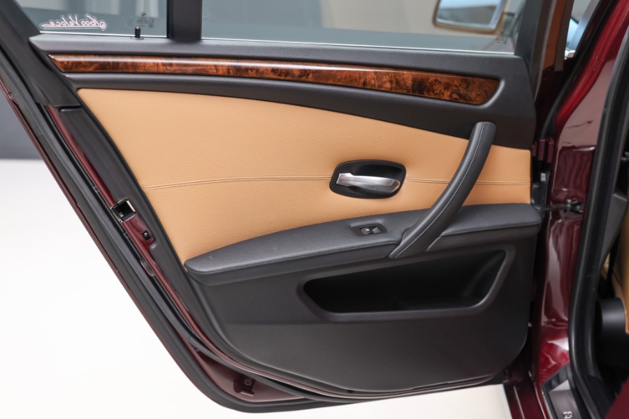 2009 BMW 5 Series 4dr Sdn 528i RWD, available for sale in North Salem, New York | Meccanic Shop North Inc. North Salem, New York 2009 BMW 5 Series 4dr Sdn 528i RWD, available for sale in North Salem, New York | Meccanic Shop North Inc. North Salem, New York