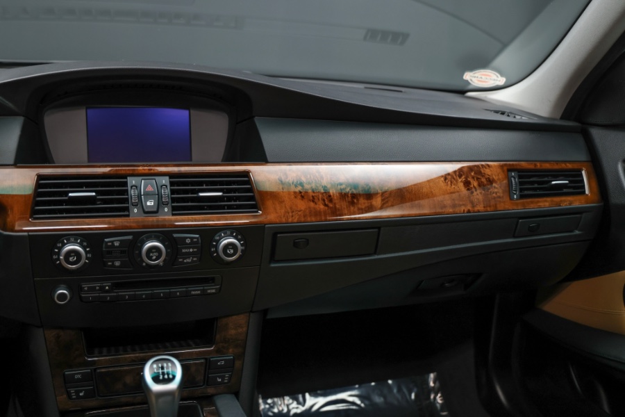 2009 BMW 5 Series 4dr Sdn 528i RWD, available for sale in North Salem, New York | Meccanic Shop North Inc. North Salem, New York 2009 BMW 5 Series 4dr Sdn 528i RWD, available for sale in North Salem, New York | Meccanic Shop North Inc. North Salem, New York